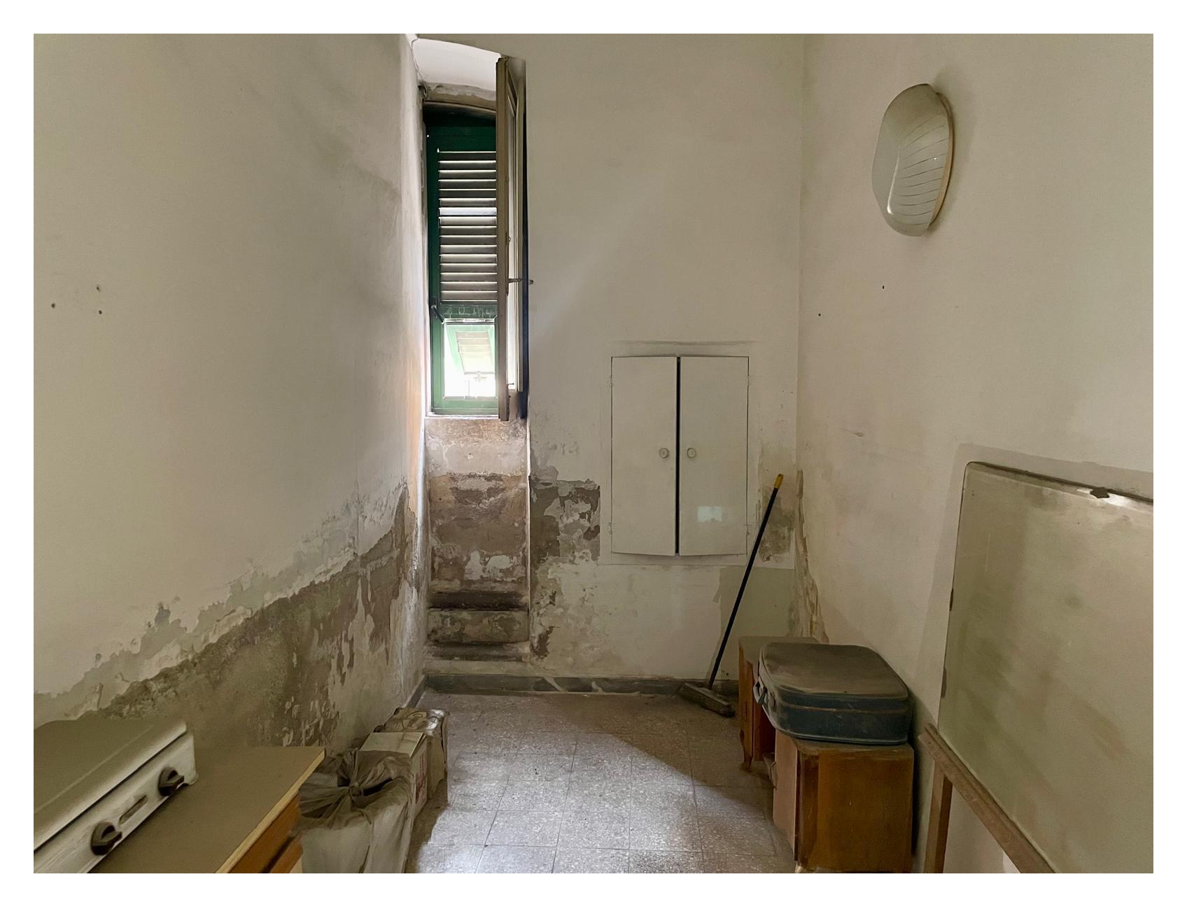 INTERNO