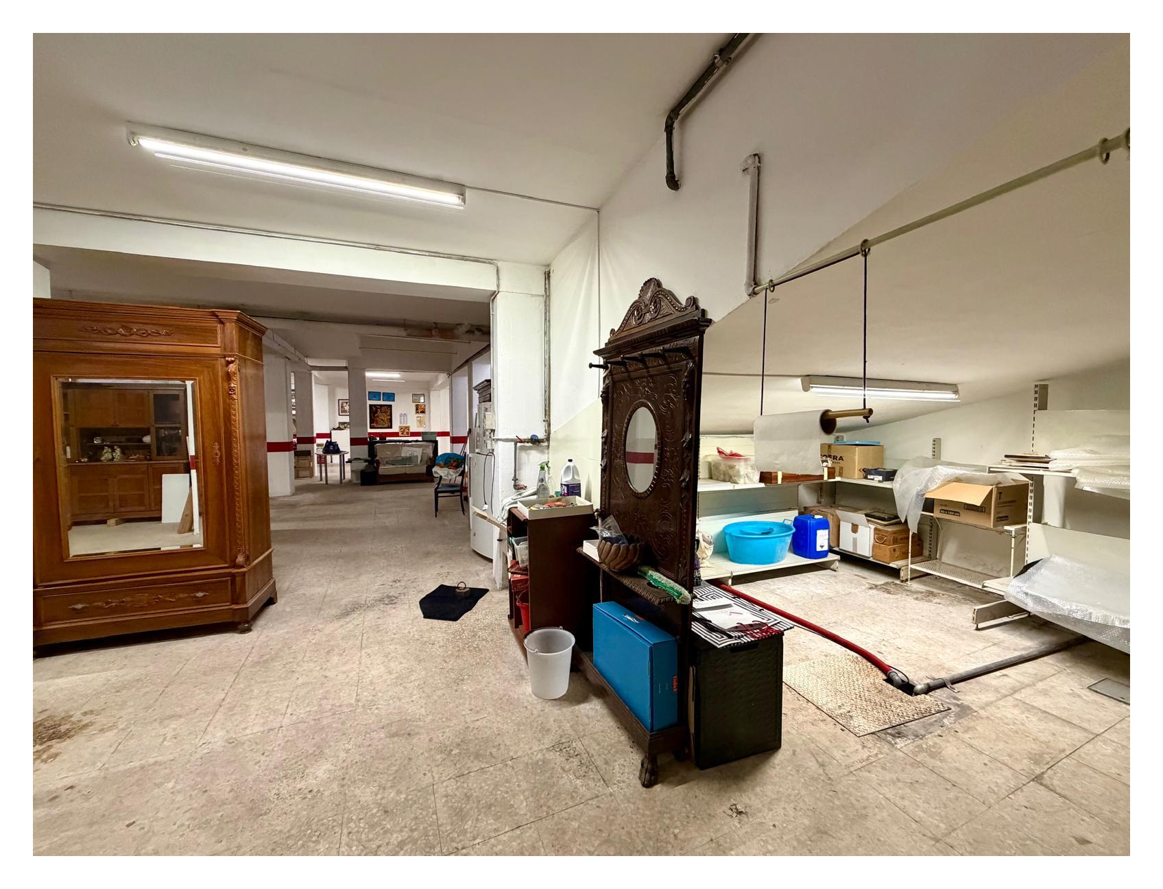 INTERNO