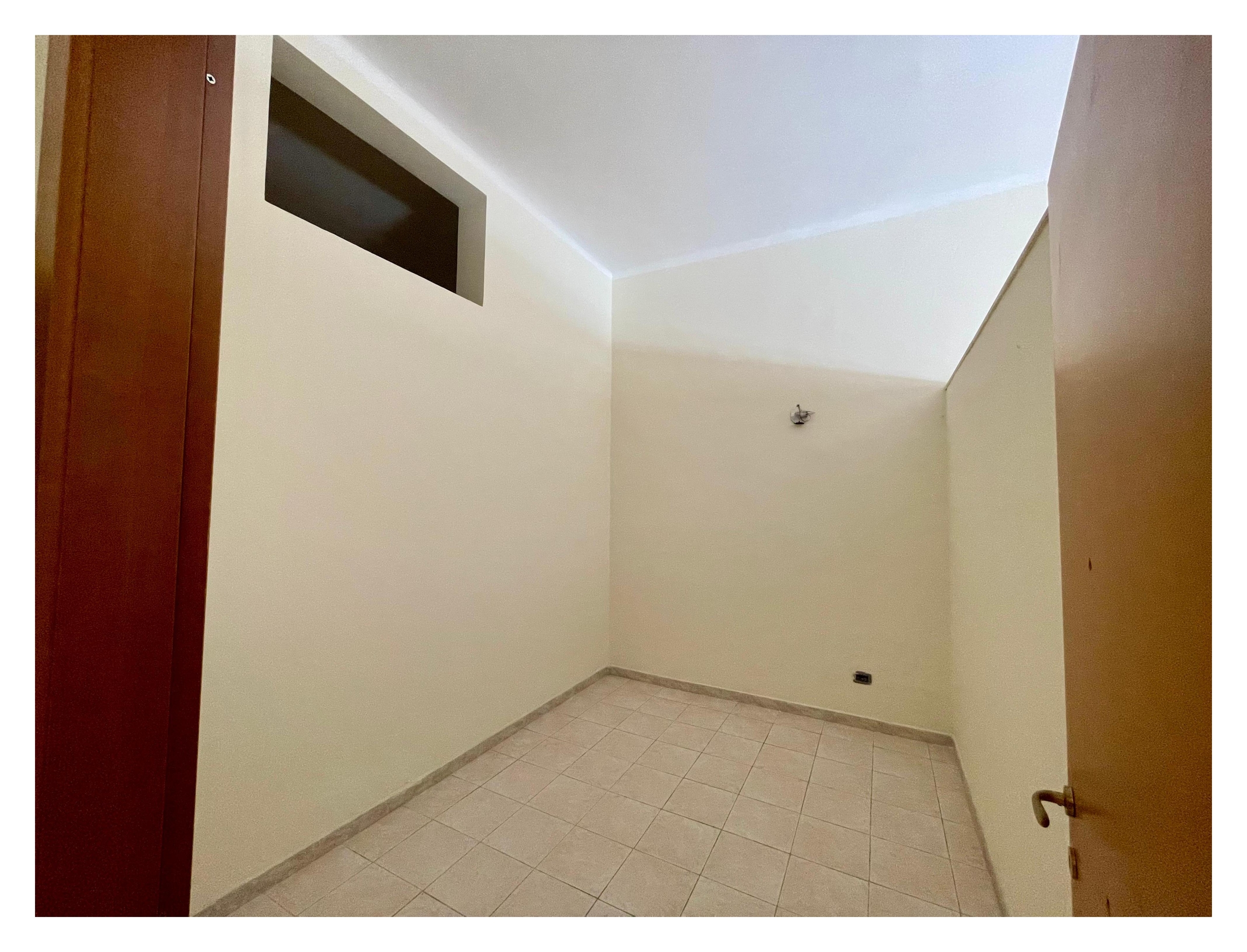 TRILOCALE: CAMERETTA